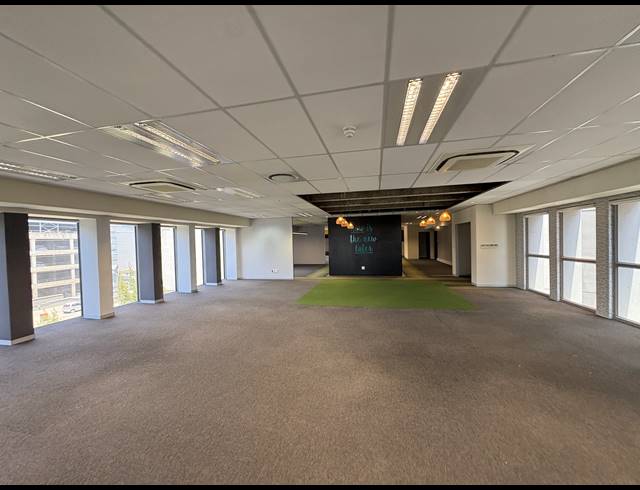 383.50M² OFFICE TO LET IN FORESHORE
